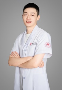 蒋凯瑞
急救中心，住院医师