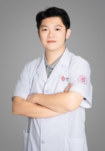 韩旻君
急救中心，住院医师