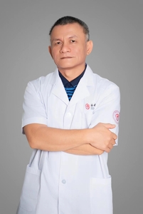 黄坚
急救中心副主任，副主任医师