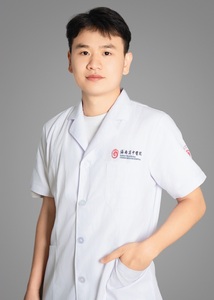 刘亚东
急救中心，住院医师